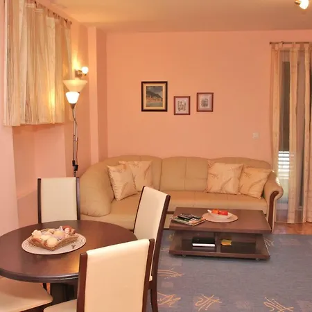 Apartmani Paula Makarska Exterior photo